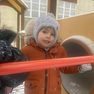 zabawa na placu żłobkowym