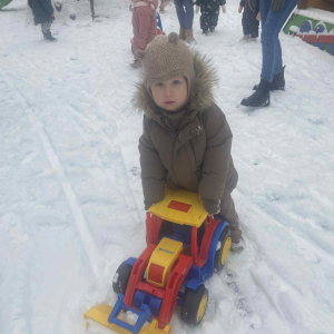 zabawa na placu żłobkowym