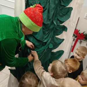 Teatrzyk „Grinch i zaginiona gwiazdka” 