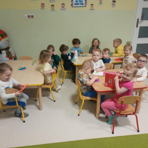 zabawy przy stolikach